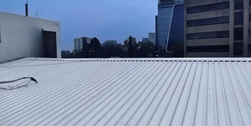 instalación láminas troqueladas y paneles guatemala