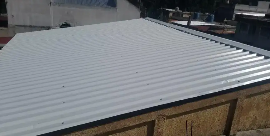 instalación láminas troqueladas y paneles guatemala